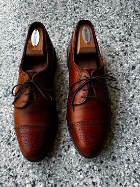 Allen Edmonds Men's Brown Leather Cap-Toe Oxford Brogues
